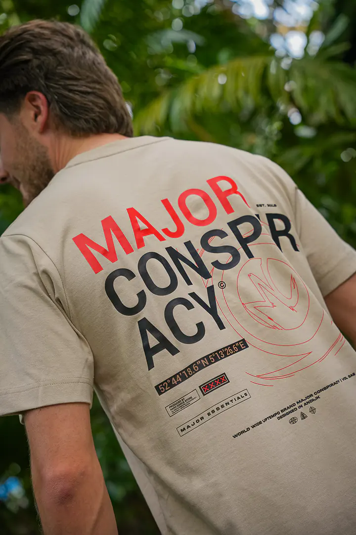 MAJOR ESSENTIALS I DESERT DUST T-SHIRT