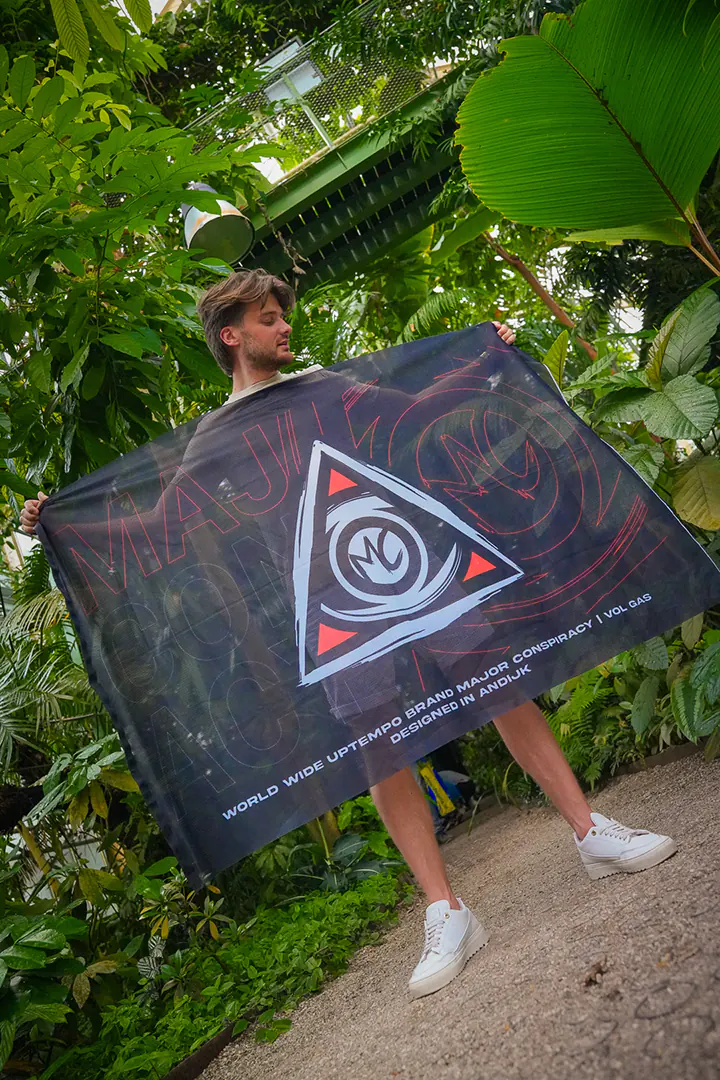 MAJOR ESSENTIALS I FLAG