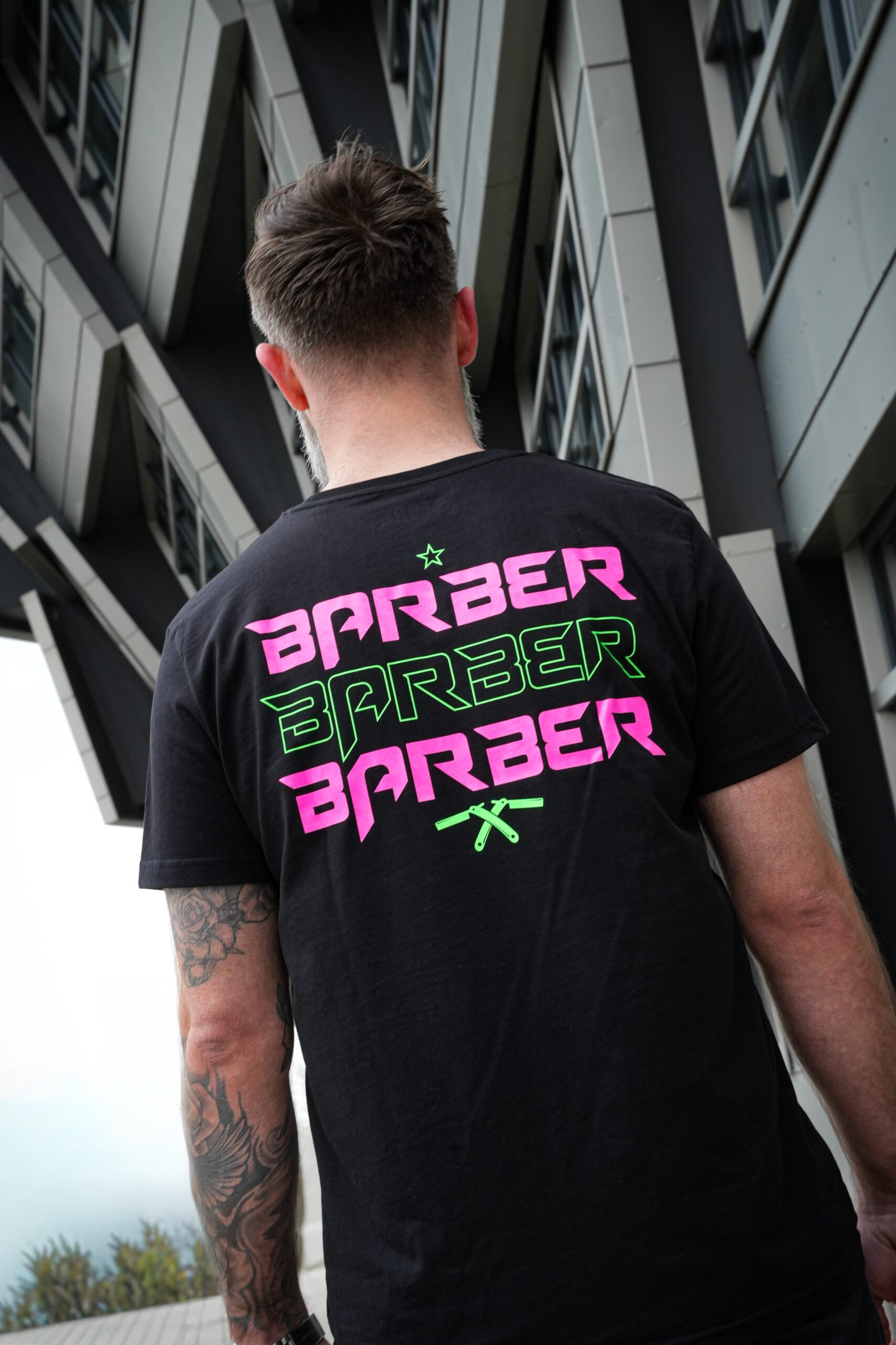 BARBER I NEON SHIRT